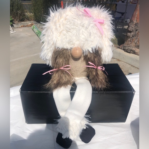 Shaggy Dog Gnome 4 Seasons Spring Summer Fall Winter Ribbon Bows Pearls Gift - Picture 9 of 14